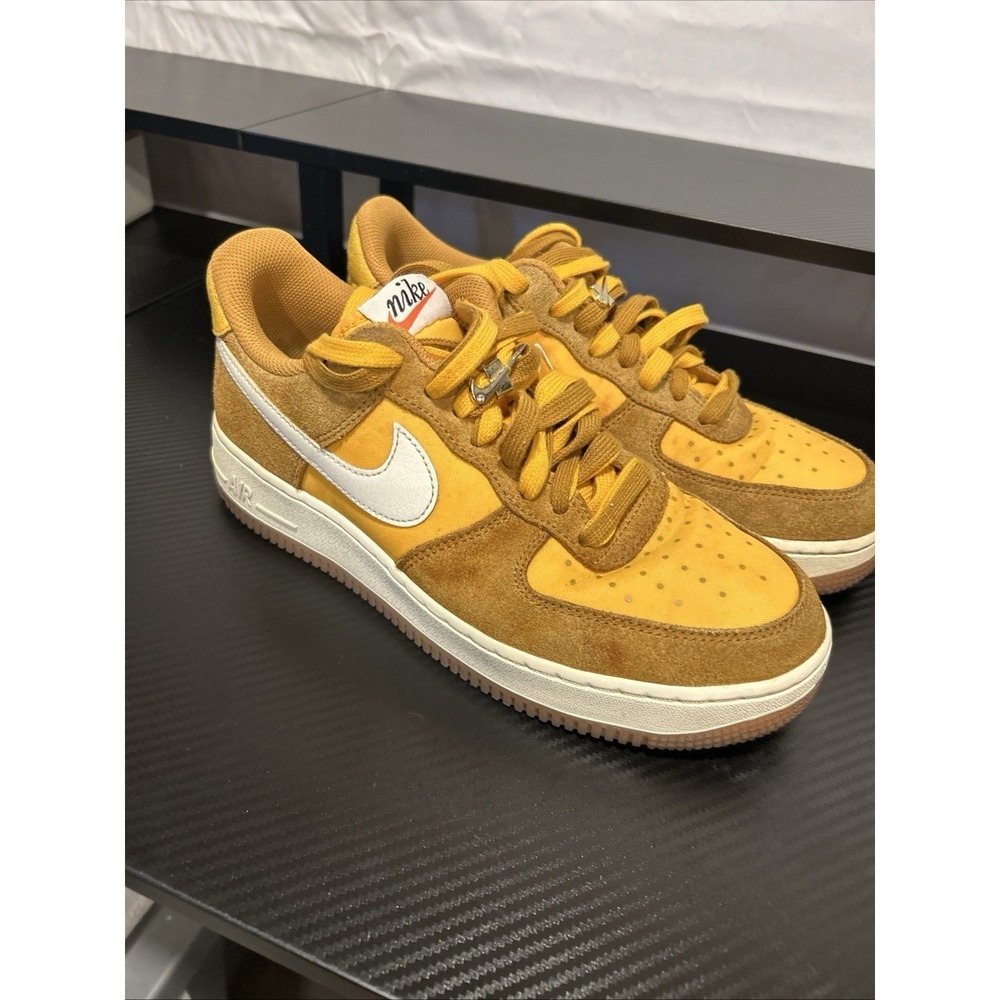 NIKE WOMEN'S Air Force 1 '07 University Gold Gum DA8302‎ 700 Size 9 / Mens 7.5